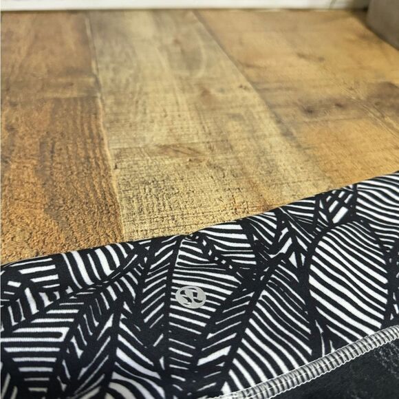 Lululemon Wunder Under Crop II Full-On Luon Shady Palms/Banana/Leaf/Gingham 8 - Picture 15 of 15